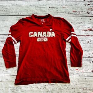 Women’s Canada Red Longsleeve Shirt! Size Small